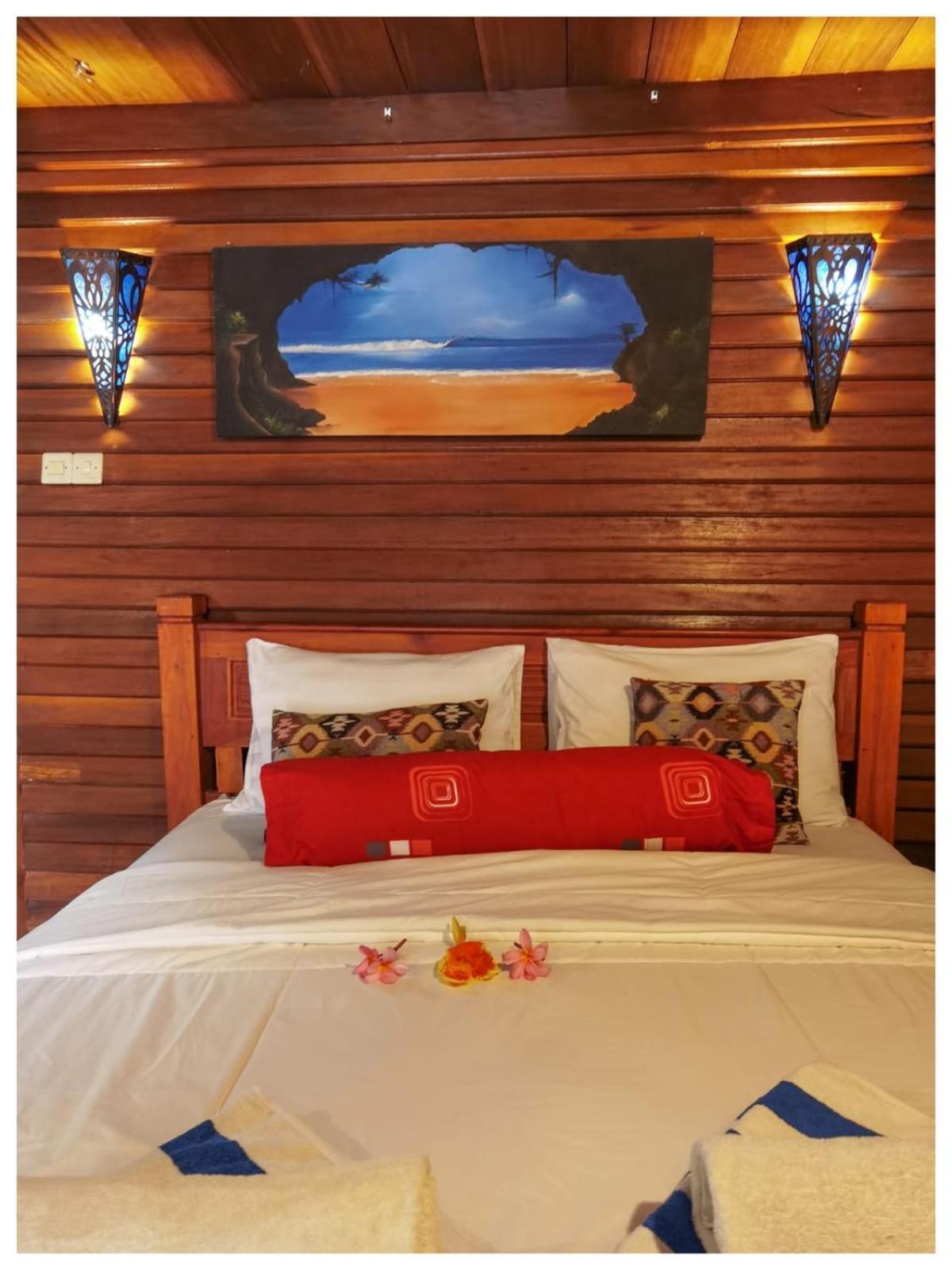 Maison d'hôtes Buena Vibra & Villa, Ohia Ardi Beltza 3*