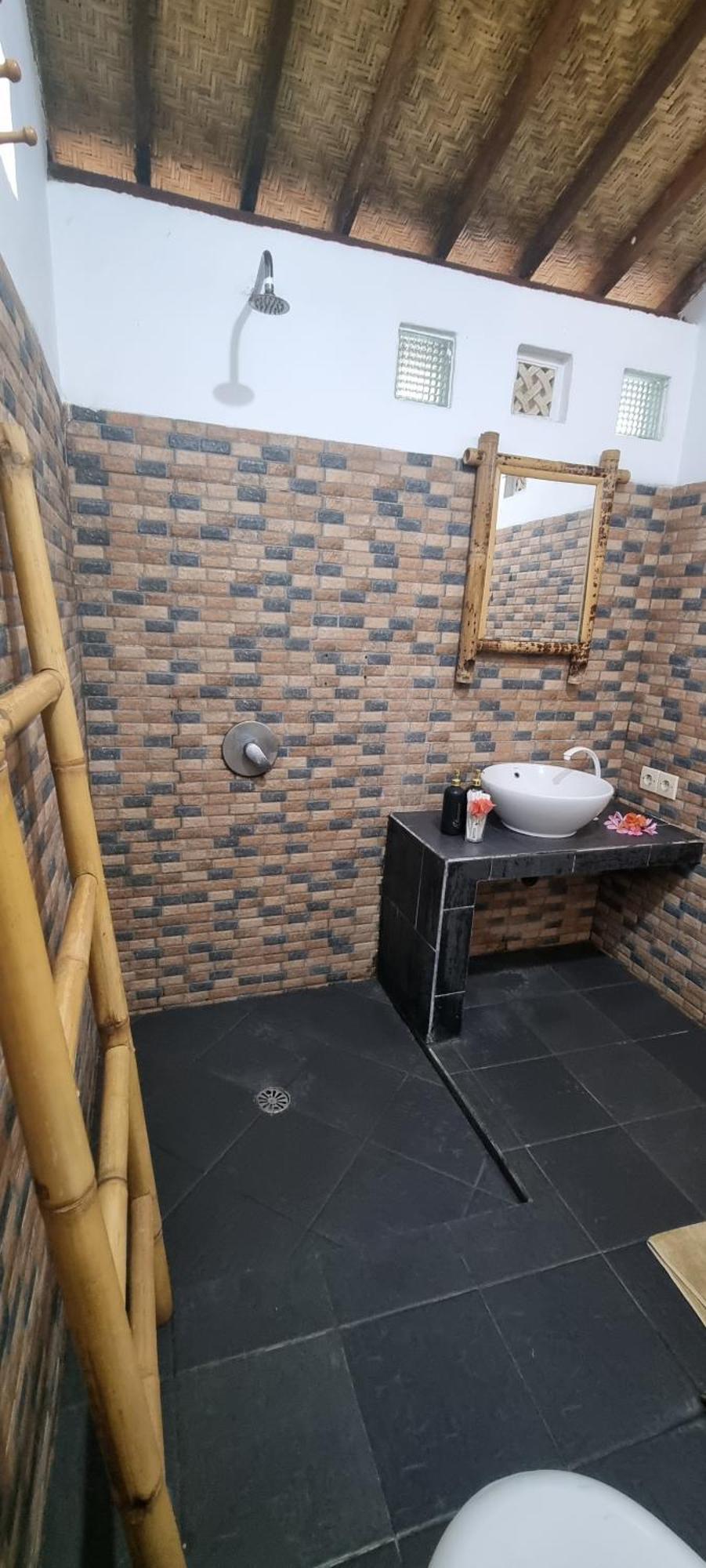 Buena Vibra & Villa, Ohia Ardi Beltza 3* Gili Air